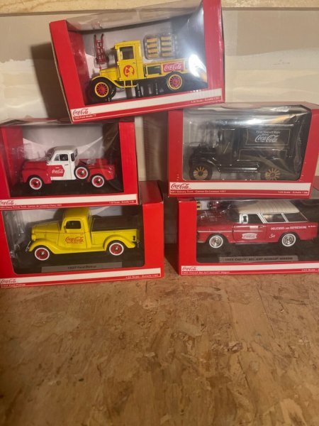 COCA-COLA DIE CAST 1:24 & 1/32 SCALE LOT