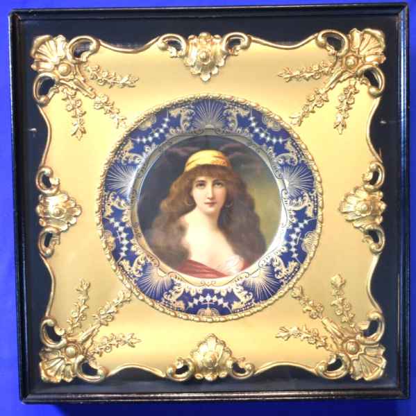 WESTERN COCA COLA BOTTLING CO. VIENNA ART TIN PLATE W/ GILT FRAME & SHADOW BOX.