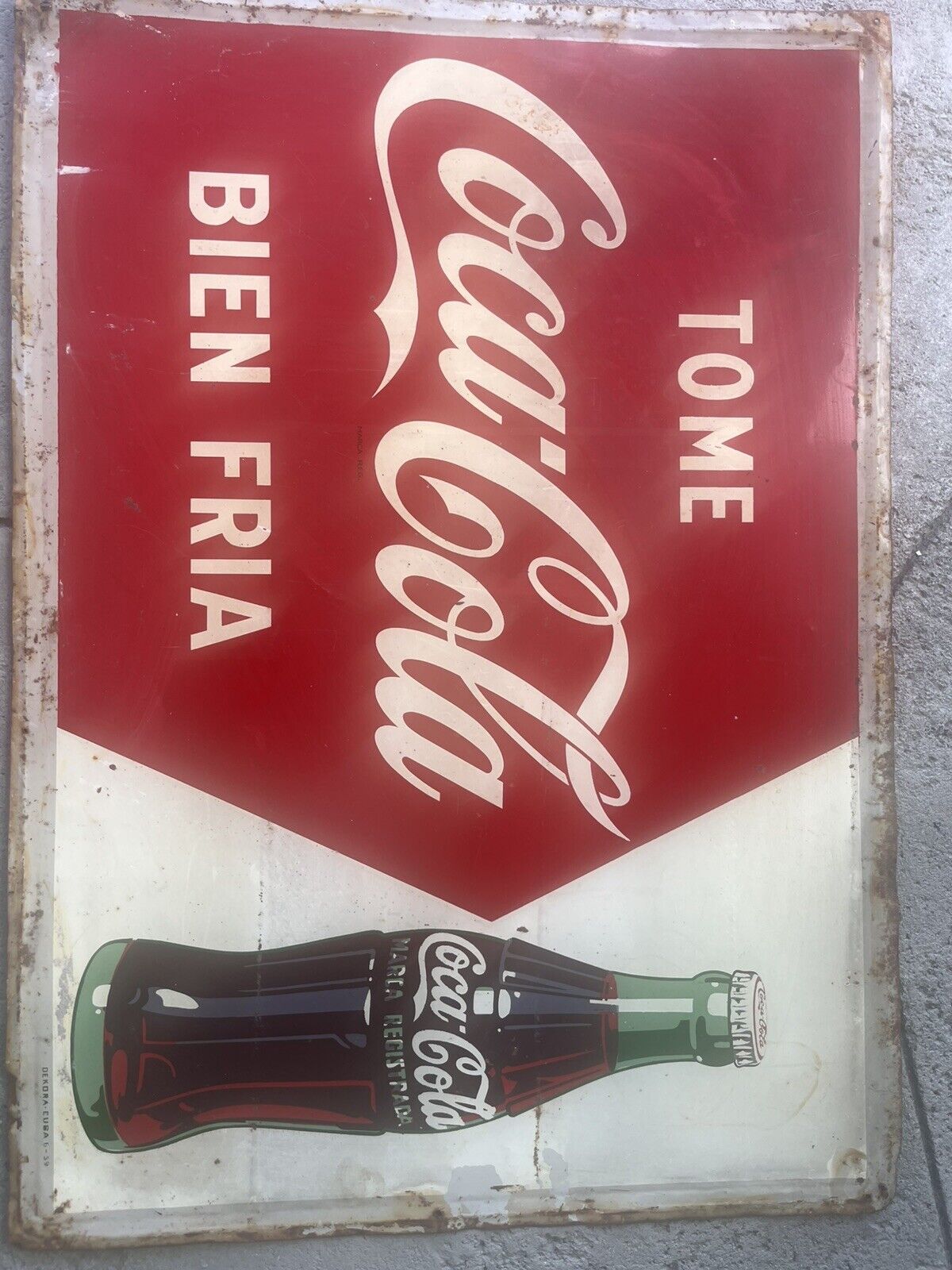 VTG ORIGINAL 1950 Tome COCA COLA Bien Fría BOTTLE SODA RUSTY OLD AS IS 28X20"