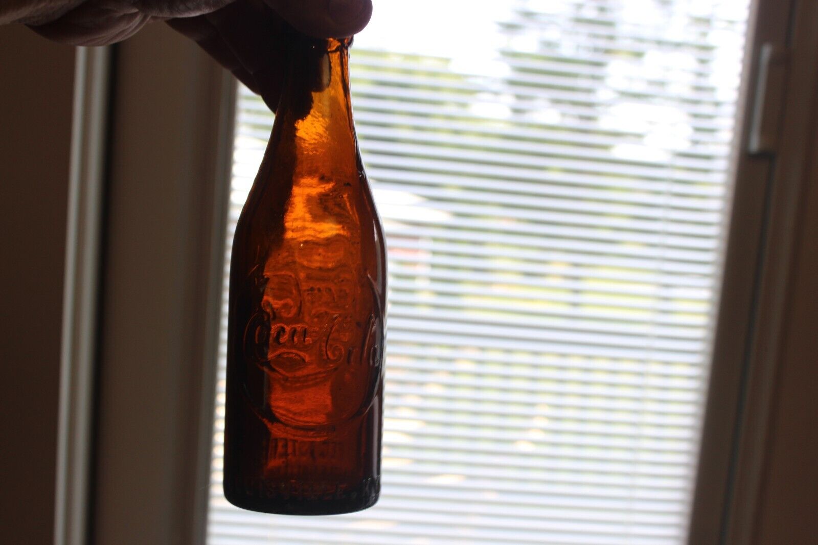 Rare 1910 Amber Coca-Cola Bottle with Inside Circler Arrow Louisville, KY