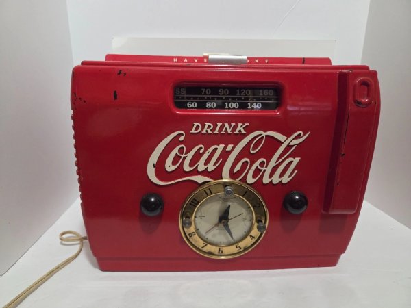Vtg 1940's Real Deal Genuine AM Tube, Coca Cola Bakelite "Cooler" w/Clock Works