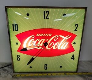 A-793 STUNNING VINTAGE 50'S PAM FISHTAIL COCA COLA LIGHTED WALL CLOCK WORKING!