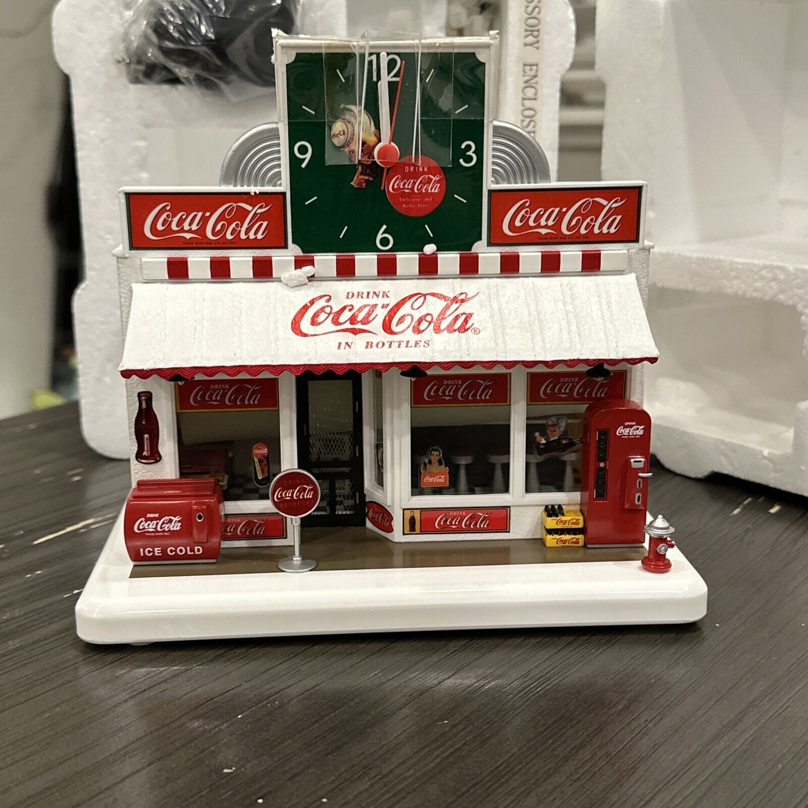 2003 Danbury Mint The Coca Cola Soda Fountain Clock Night Light New Open box