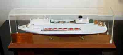 REGAL PRINCESS 1991 Cruise Ship 12" Full Hull Miniature Model w/ Casing 1/800