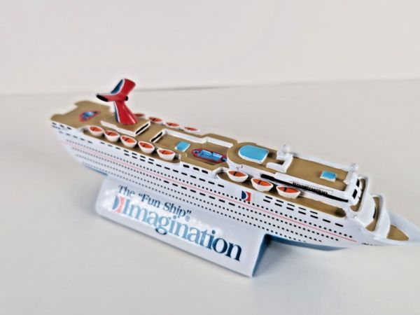 Holiday International CARNIVAL CRUISE LINES IMAGINATION ship model 8 inch