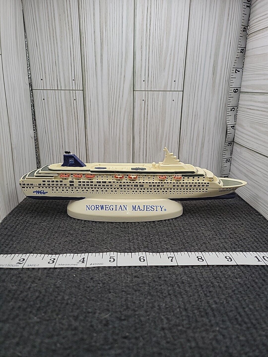 Norwegian Majesty NCL Ship Model Signed Captain 2005  Freestyle Cruising Cruise