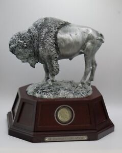 Danbury Mint Buffalo Nickel Sculpture With Uncirculated 1936 Buffalo Nickel