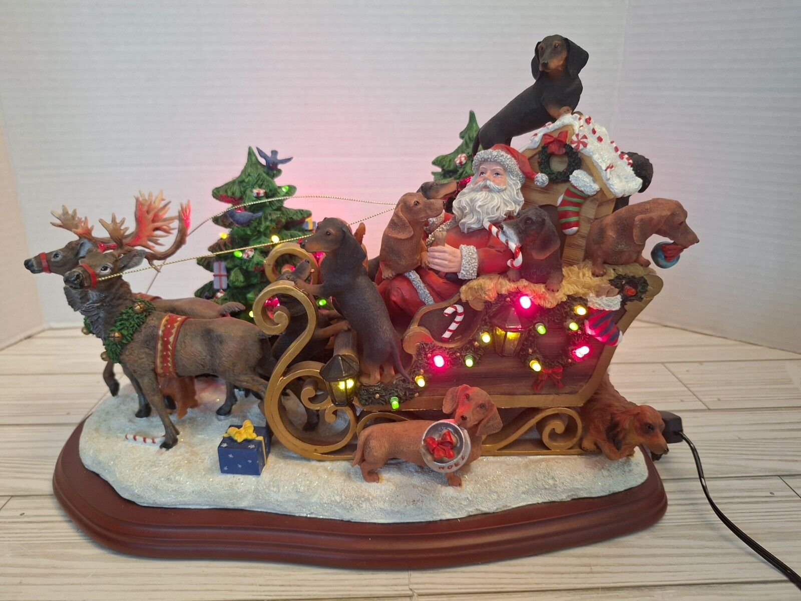 Danbury Mint Dachshund Christmas Sleigh Santa Light Up Tree