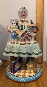 2001 Danbury Mint Pillsbury Doughboy Mrs. Clause FAVORITE BAKER Figurine