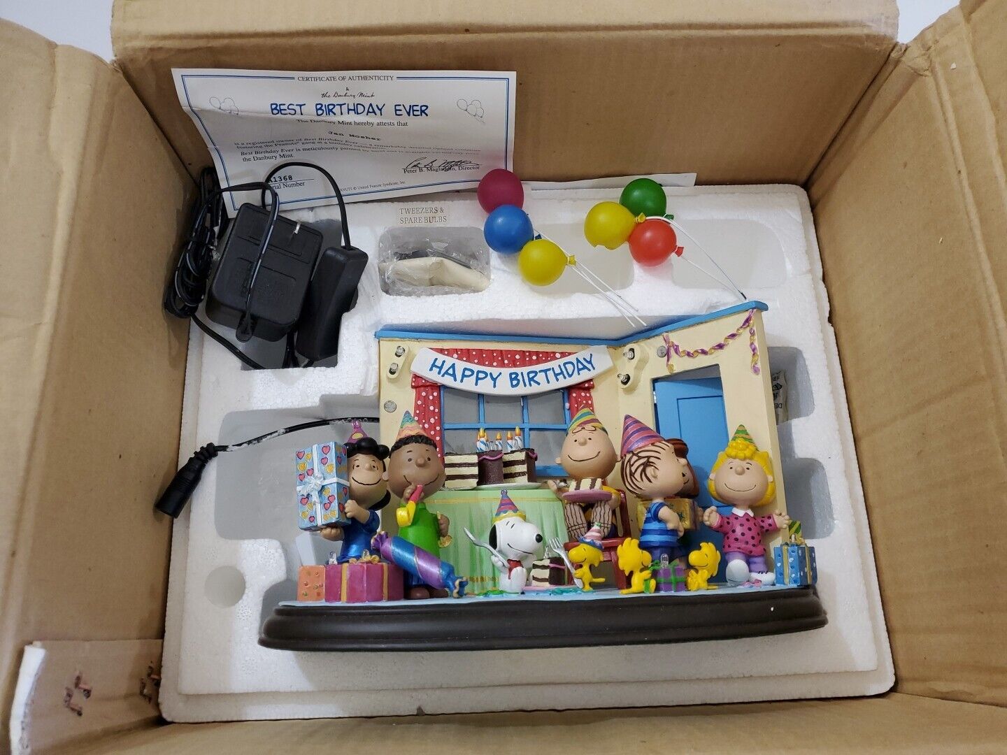 Danbury Mint Best Birthday Ever Peanuts Lighted Sculpture with Box