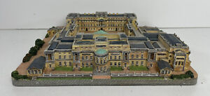 Danbury Mint - Buckingham Palace - Castles of the British Monarchy *Wear