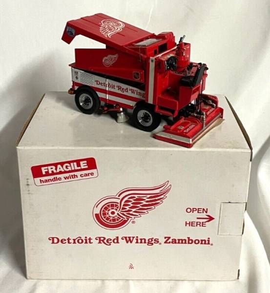 Danbury Mint 1/24 Die Cast Detroit Red Wings Zamboni with Box