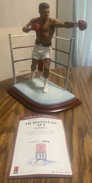 The Danbury Mint Muhammad Ali "In the Ring" Statue Limited Edition Numbered COA