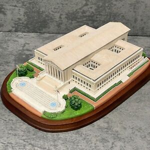 Vintage The U.S. The Supreme Court D.C. Sculpture Danbury Mint NEW Original Box