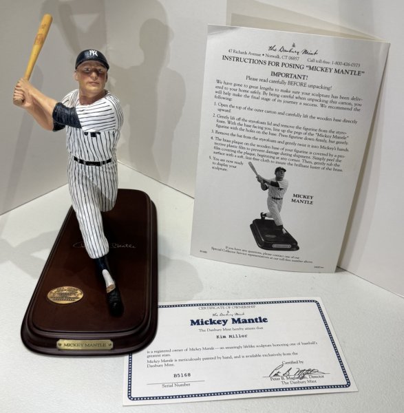 Danbury Mint Mickey Mantle Yankees 8" Figure Wooden Base & Certificate No Box