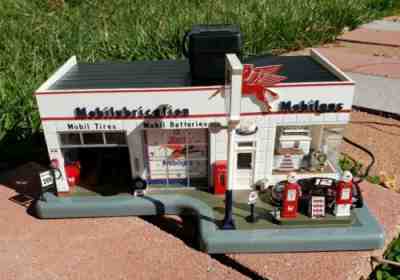 Danbury Mint Mobil Gas Service Station Display Light Up Model W/Clock NICE!!!
