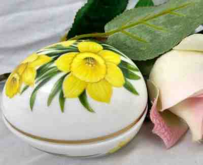 Vintage Danbury Mint Porcelain EGG Trinket Box Daffodils 1984 