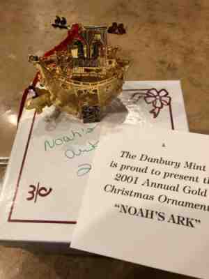 The Danbury Mint annual 2001 23kt Gold-plated Christmas Ornament "Noah's Ark" 
