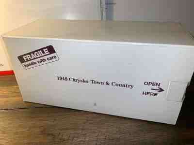 Danbury Mint Classic Cars 1:24 Die Cast Cars 1948 Chrysler Town & Country Mint