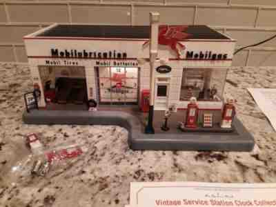 Danbury Mint 1950s Mobil Gas Service Station Display Light Up Model W/Clock
