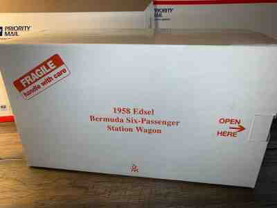 Danbury Mint Classic Cars 1:24 1958 Edsel Bermuda Six-Passenger Station Wagon 