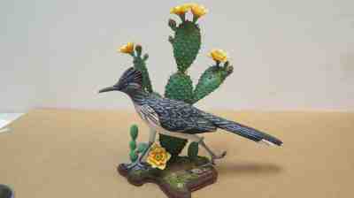 Bob Guge Danbury Mint Road Runner, Texas Spirit, excellent condition cactus 