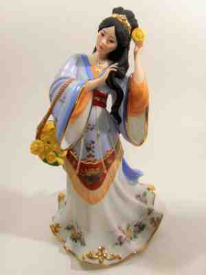 Danbury Mint Chrysanthemum Princess Figurine Maidens of the Imperial Gardens