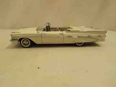 Danbury Mint 1959 Pontiac Bonneville convertible in original box, 1/24 scale