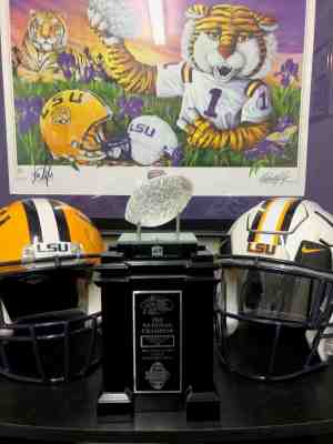 ****2003 LSU BCS NATIONAL CHAMPIONSHIP TROPHY CFP By Danbury Mint Very Rare*****