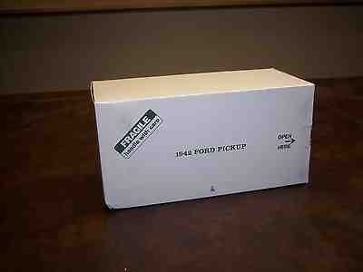 DANBURY MMINT - 1/24 SCALE - 1942 FORD PICKUP - GREEN - NEW 