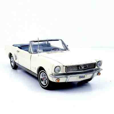 Danbury Mint 1966 Ford Mustang Die Cast 1:24 Scale