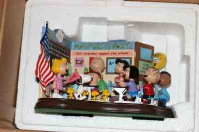 Danbury Mint Peanuts You're A Class Act Sculpture School Room Charlie Brown