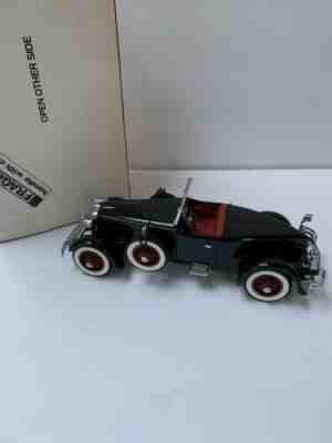 Danbury Mint 1:24 1927 Stutz Black Hawk Speedster in Black Model Car