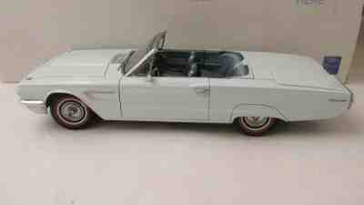 Danbury Die Cast Model Car.1/24.1965 Ford Thunderbird Convertible UNDISPLAYED NR