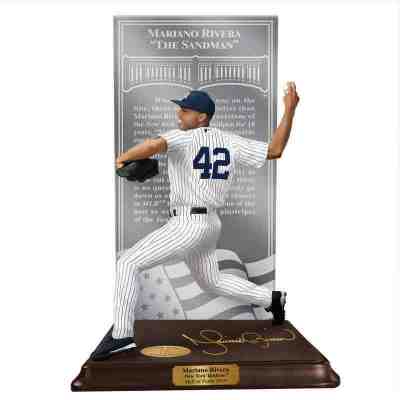 Danbury Mint Yankees Mariano Rivera Hall Fame Figurine Limited Vers. #719/5000 