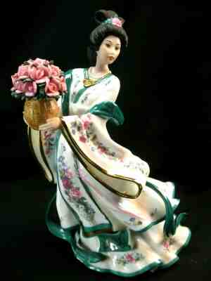 Beautiful Lena Liu THE ROSE PRINCESS Danbury Mint Fine Porcelain Figurine