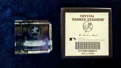New York Yankees Yankee Stadium 2004 Danbury Mint Crystal Paperweight 