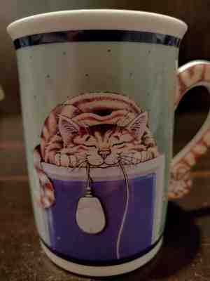 CATS - COMICAL CATS "THE MOUSER" COLLECTORS MUG - Danbury Mint Gary Patterson