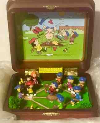 RARE~Danbury Mint Baseball Music Box Peanuts Snoopy Play Ball Charlie Brown~ NEW