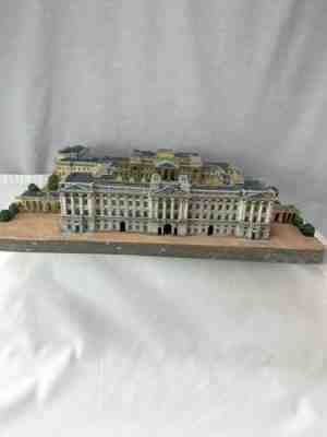 Danbury Mint Buckingham Palace - Castles of the British Monarchy