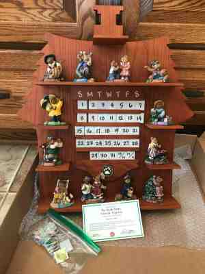 Danbury Mint Boyd Bears Perpetual Calendar 12 Figurines Wood Shelf Tiles NICE!!