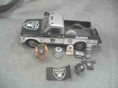 1972 1:24 Danbury Mint Oakand Raiders Chevy Cheyenne truck  w/tail gate gear (33