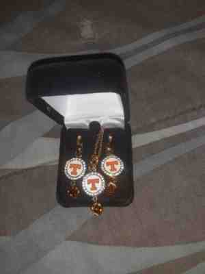 Danbury Mint Tennessee Vols Gold Ear Rings And Necklace. Never Worn.