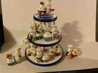 Rare Danbury Mint Pillsbury Doughboy Holiday Cupcakes  Collection Figurine Set