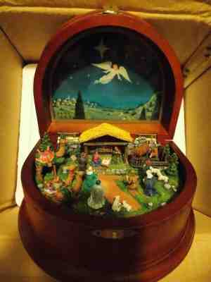 Danbury Mint "The Nativity" Music Box - NEW -  Original Box - Free Shipping