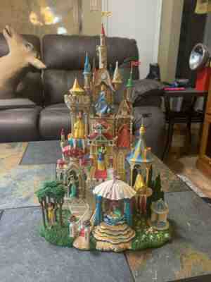 SUPER RARE DANBURY MINT ENCHANTED DISNEY PRINCESS CASTLE FEATURING 8 PRINCESSES