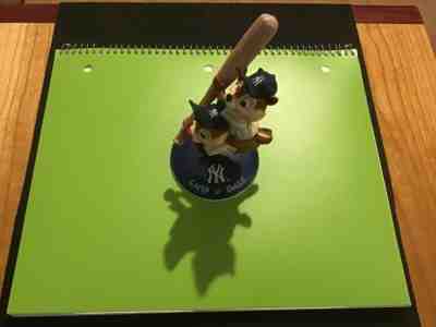 Vintage Danbury Mint Figurine Disney Chip and Dale New York Yankees MLB