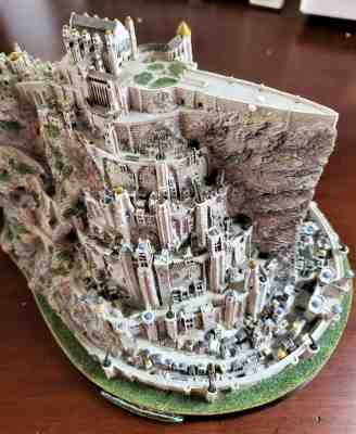Danbury Mint Minas Tirith Capital of Gondor Lord of the Rings MINT & RARE!!