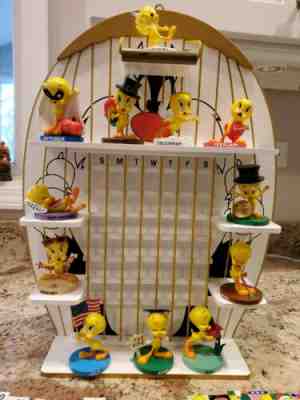 Danbury Mint Goebel Looney Tunes Tweety Bird Seasonal Calendar W/ Figurines