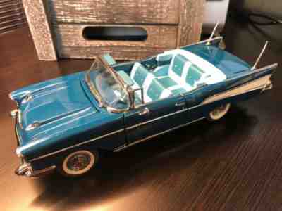 DANBURY MINT - 1957 CHEVY BEL AIR CONVERTIBLE - BLUE - MINT CONDITION